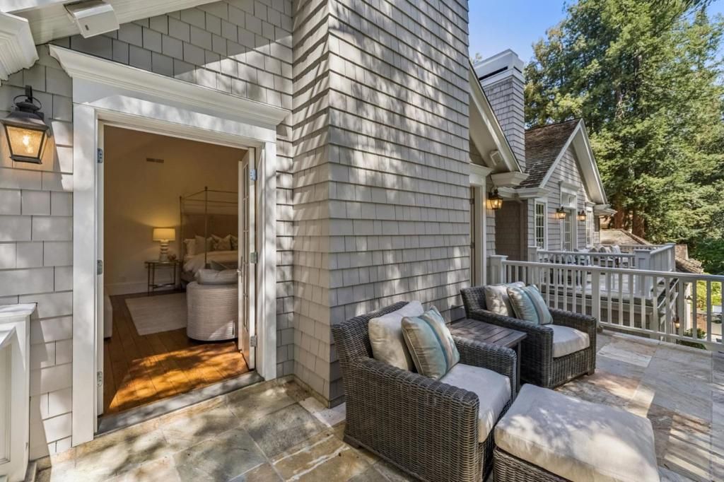 Image 25 of property listing at 74 Lilac Drive, Atherton, CA 94027