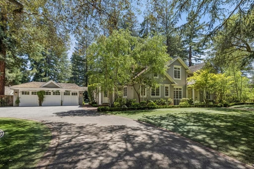 Image 3 of property listing at 74 Lilac Drive, Atherton, CA 94027