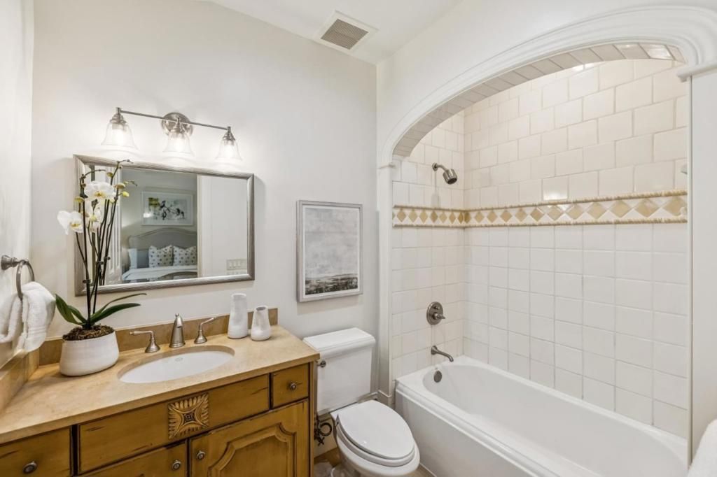 Image 33 of property listing at 74 Lilac Drive, Atherton, CA 94027