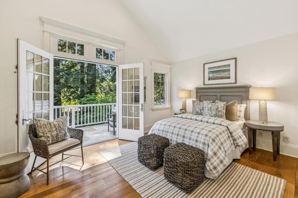 Image 34 of property listing at 74 Lilac Drive, Atherton, CA 94027