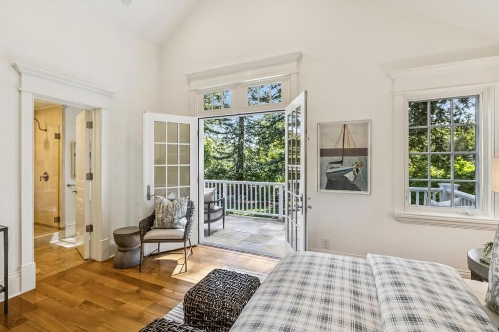 Image 35 of property listing at 74 Lilac Drive, Atherton, CA 94027