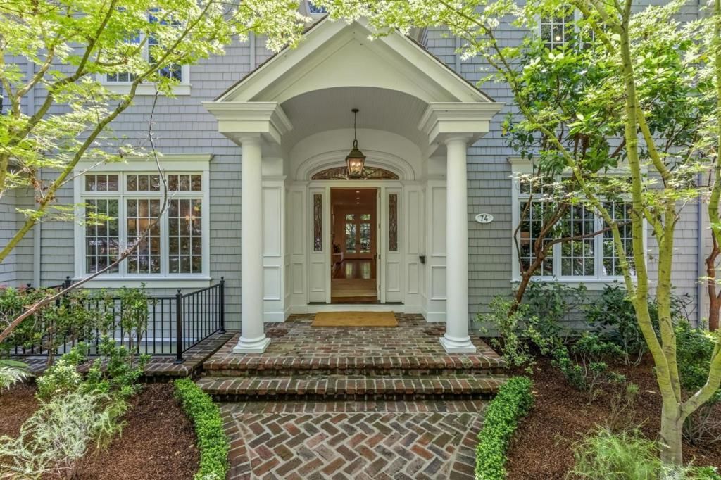 Image 4 of property listing at 74 Lilac Drive, Atherton, CA 94027