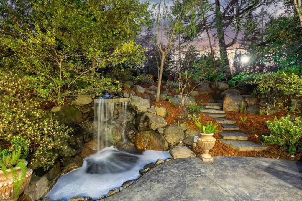 Image 78 of property listing at 74 Lilac Drive, Atherton, CA 94027