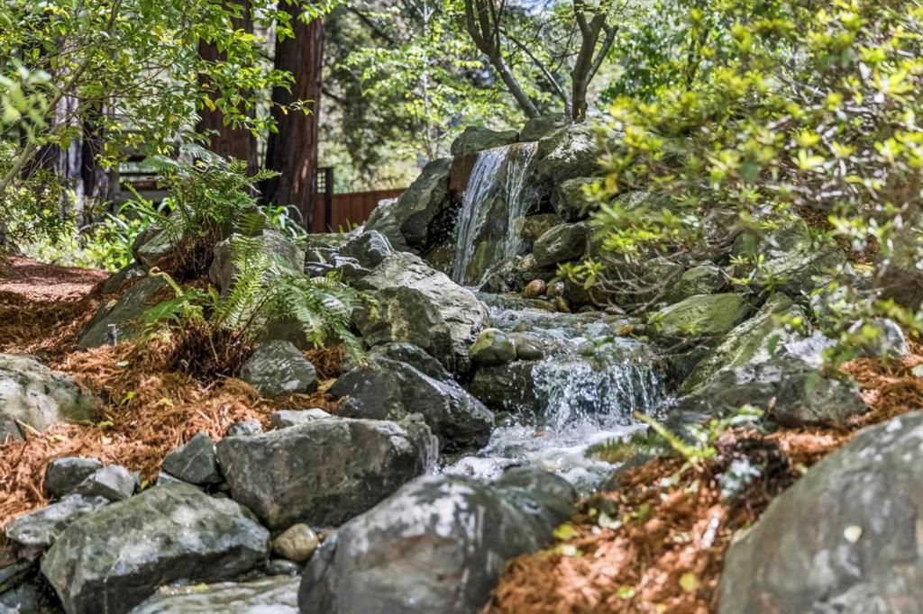 Image 79 of property listing at 74 Lilac Drive, Atherton, CA 94027