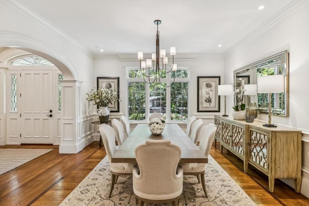 Image 8 of property listing at 74 Lilac Drive, Atherton, CA 94027