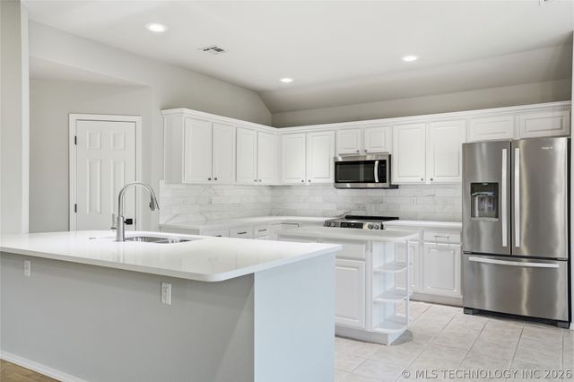 5024 S 197th East Avenue, Broken Arrow, OK 74014