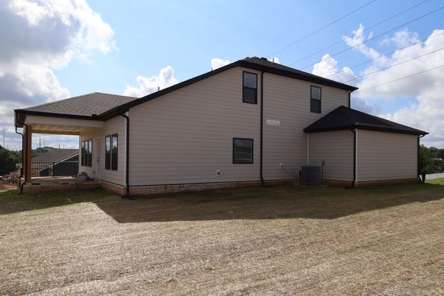 3203 Gravity Drive, Columbia, TN 38401