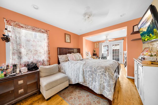 4918 W Winnemac Avenue, Chicago, IL 60630