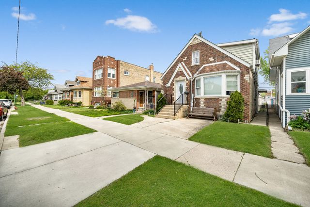 4918 W Winnemac Avenue, Chicago, IL 60630