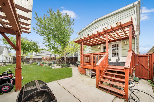 4918 W Winnemac Avenue, Chicago, IL 60630