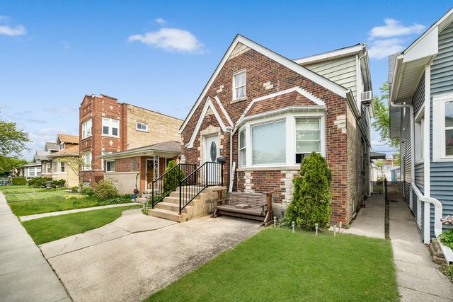 4918 W Winnemac Avenue, Chicago, IL 60630
