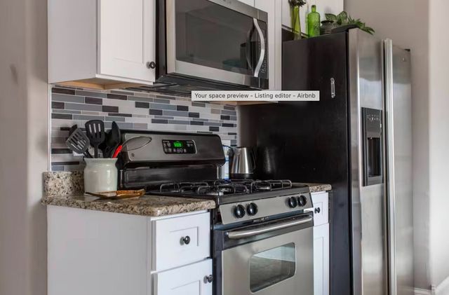 802 N TAYLOR Avenue, Oak Park, IL 60302