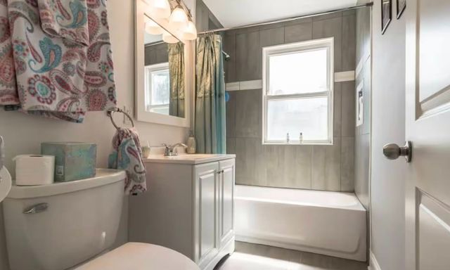 802 N TAYLOR Avenue, Oak Park, IL 60302