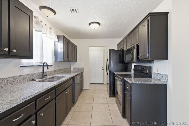 2026 Deer Run Circle, Muskogee, OK 74403