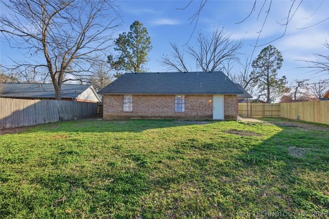 2026 Deer Run Circle, Muskogee, OK 74403