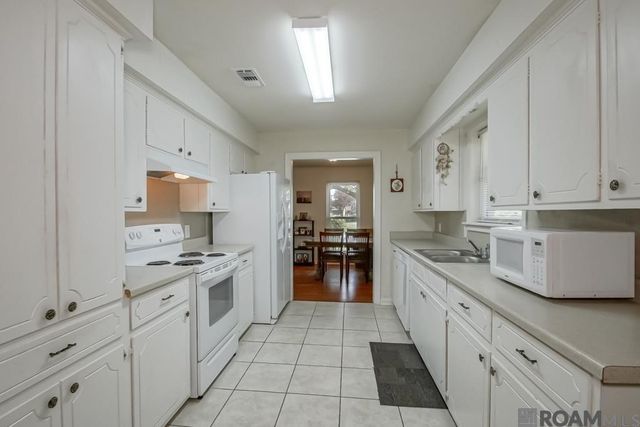 3277 Jo Anne Dr, Baton Rouge, LA 70714