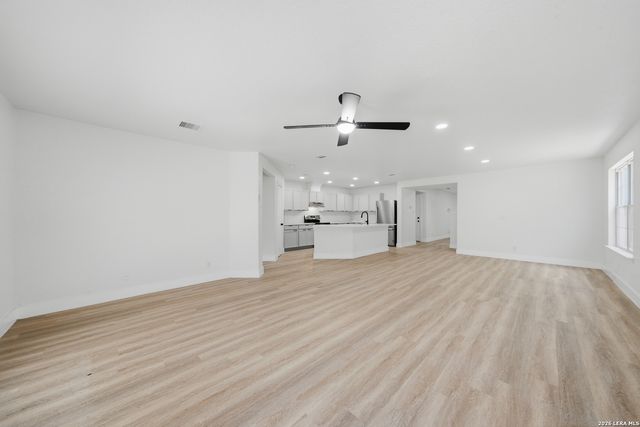6411 Miners Hl, San Antonio, TX 78244