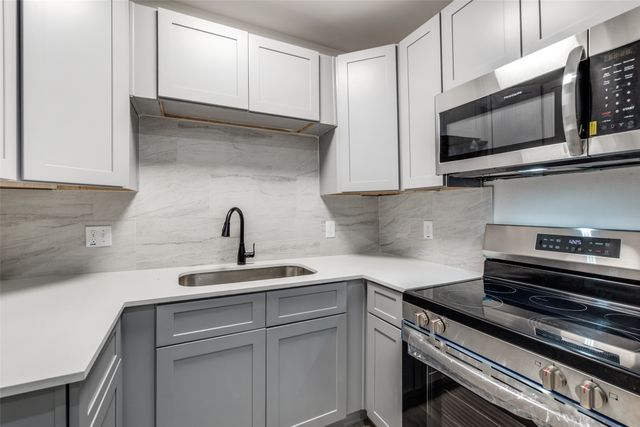 3242 Pine Street, Dallas, TX 75215