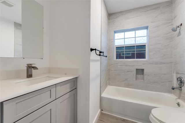 3242 Pine Street, Dallas, TX 75215