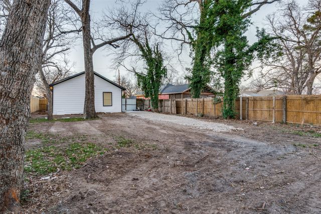 3242 Pine Street, Dallas, TX 75215