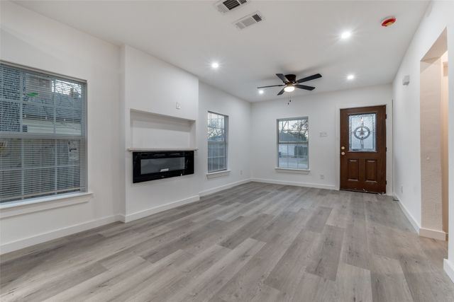 3242 Pine Street, Dallas, TX 75215