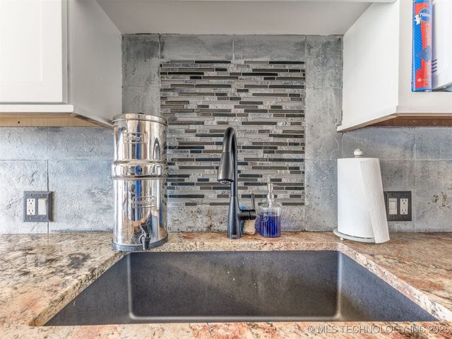 26 Lakeview Drive, Sand Springs, OK 74063