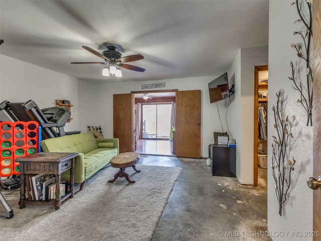 26 Lakeview Drive, Sand Springs, OK 74063