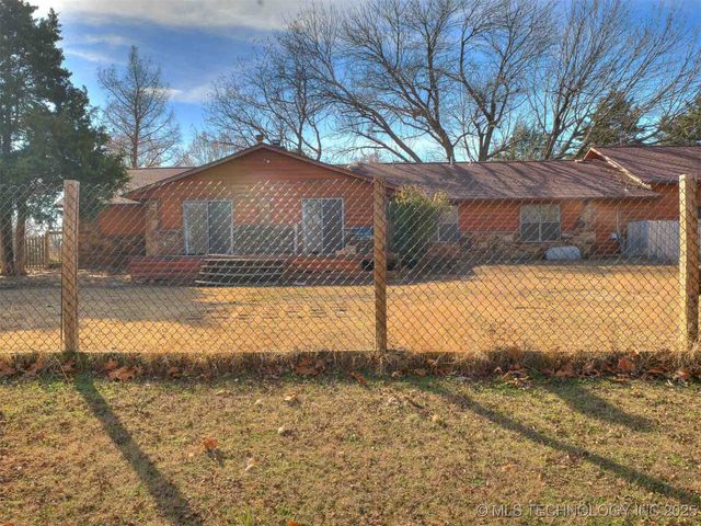 26 Lakeview Drive, Sand Springs, OK 74063