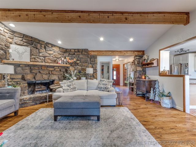 26 Lakeview Drive, Sand Springs, OK 74063