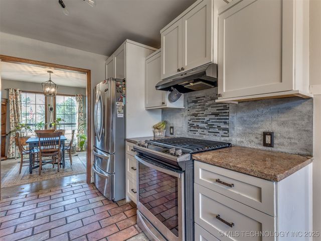 26 Lakeview Drive, Sand Springs, OK 74063