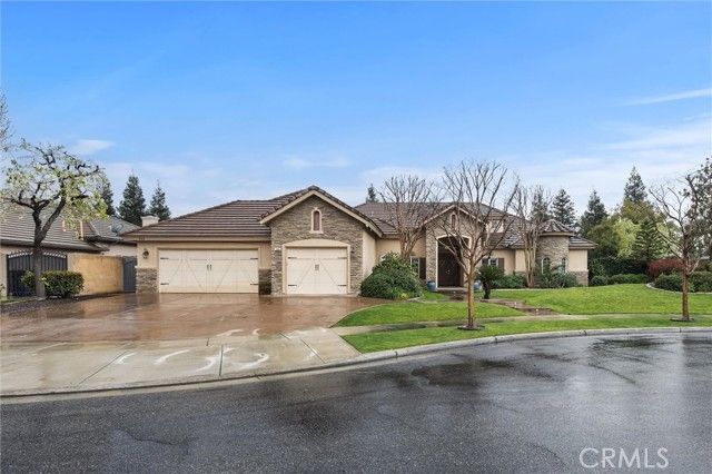 205 Somerford Court, Bakersfield, CA 93312
