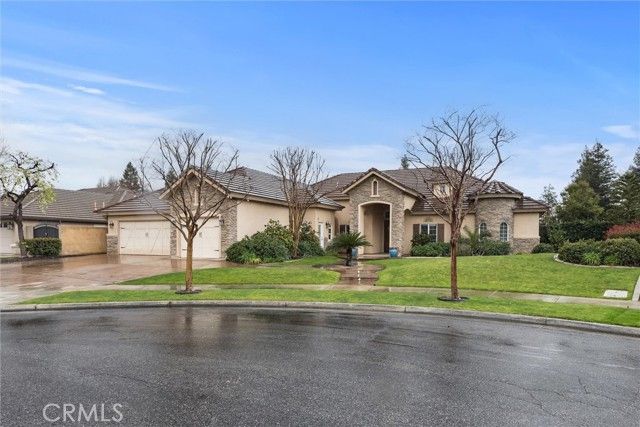 205 Somerford Court, Bakersfield, CA 93312