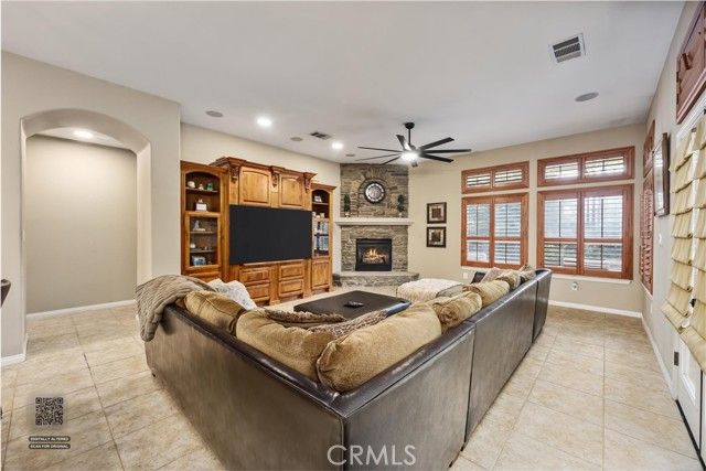 205 Somerford Court, Bakersfield, CA 93312