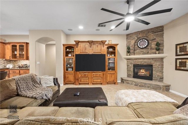 205 Somerford Court, Bakersfield, CA 93312