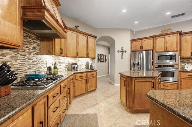 205 Somerford Court, Bakersfield, CA 93312