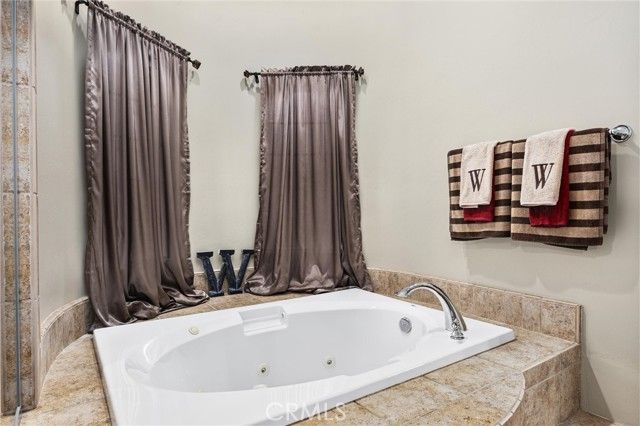 205 Somerford Court, Bakersfield, CA 93312