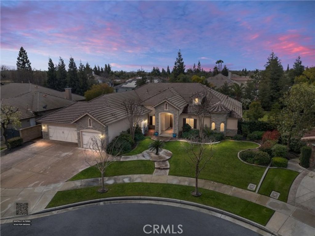 205 Somerford Court, Bakersfield, CA 93312