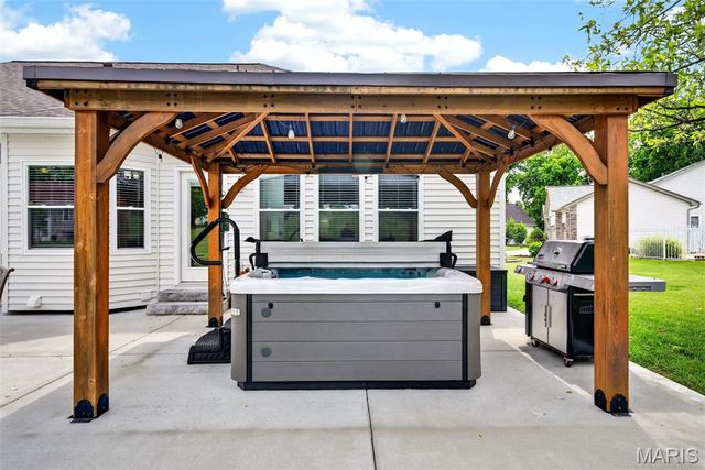 1407 Tucks Inn Court, Lake St Louis, MO 63367