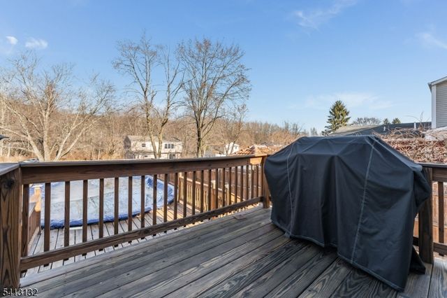 117 Deerfield Dr, Hackettstown Town, NJ 07840