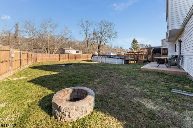 117 Deerfield Dr, Hackettstown Town, NJ 07840