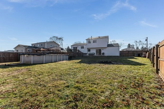 117 Deerfield Dr, Hackettstown Town, NJ 07840