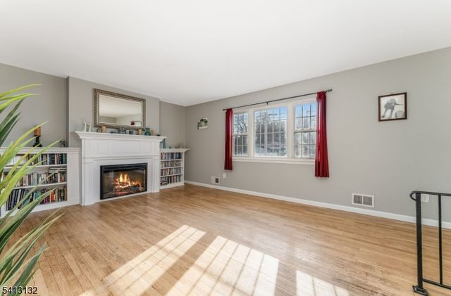 117 Deerfield Dr, Hackettstown Town, NJ 07840