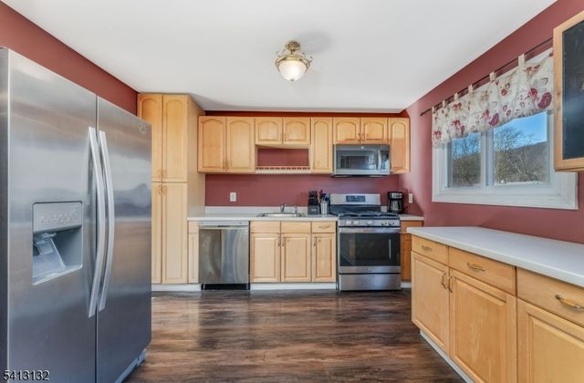 117 Deerfield Dr, Hackettstown Town, NJ 07840