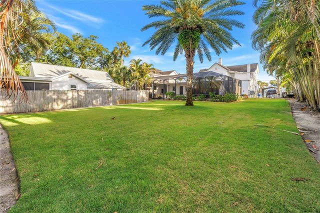 208 N SPRING BOULEVARD, Tarpon Springs, FL 34689