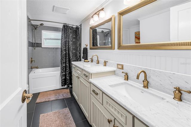 208 N SPRING BOULEVARD, Tarpon Springs, FL 34689