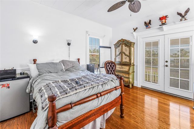208 N SPRING BOULEVARD, Tarpon Springs, FL 34689