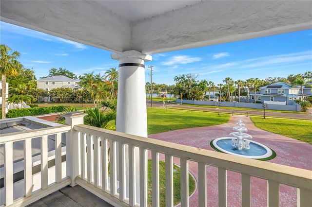 208 N SPRING BOULEVARD, Tarpon Springs, FL 34689
