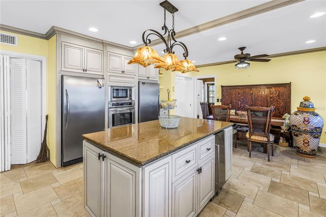 208 N SPRING BOULEVARD, Tarpon Springs, FL 34689