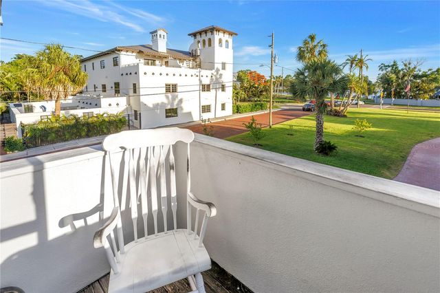 208 N SPRING BOULEVARD, Tarpon Springs, FL 34689