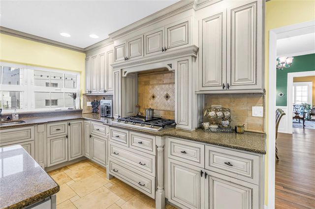 208 N SPRING BOULEVARD, Tarpon Springs, FL 34689